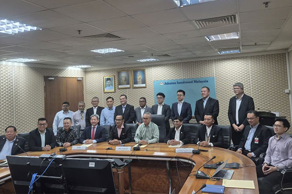 Signing Moa With Mdi Cover